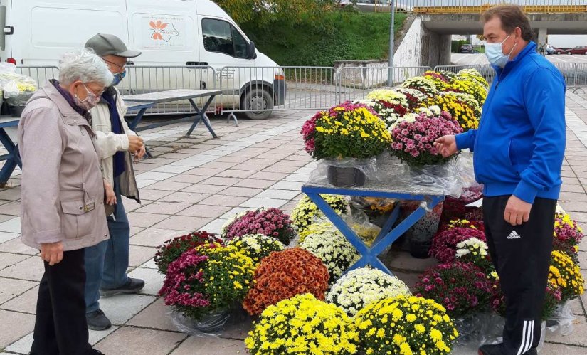 Započeo Sajam cvijeća i svijeća na starom Sajmištu na Banfici