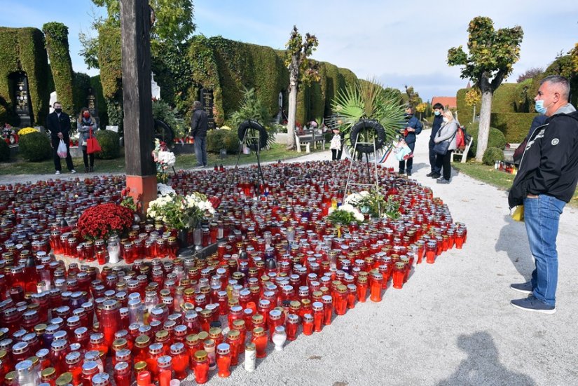 FOTO Brojni građani i građanke prisjetili se svojih najmilijih