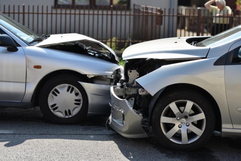 Frontalni sudar automobila u Kapeli Kalničkoj, ozlijeđena jedna osoba