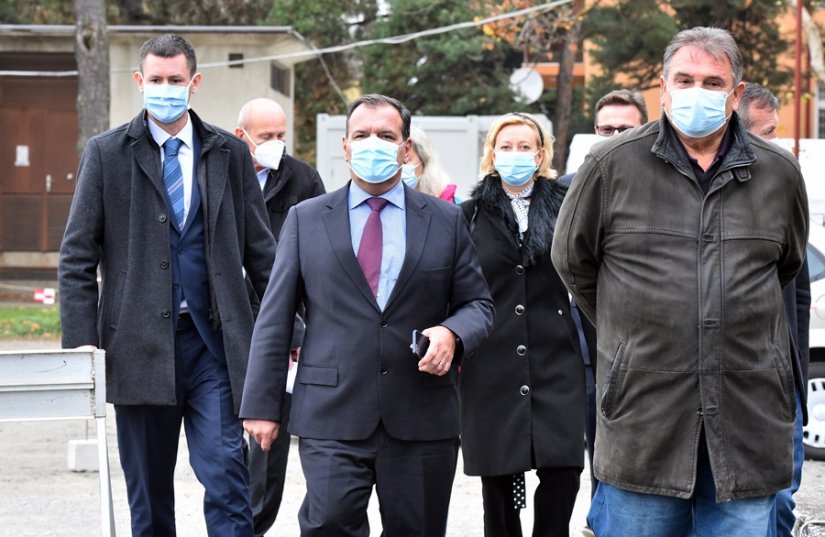 Ministar Beroš u obilasku bolnice, župan Čačić opet najavio strože mjere