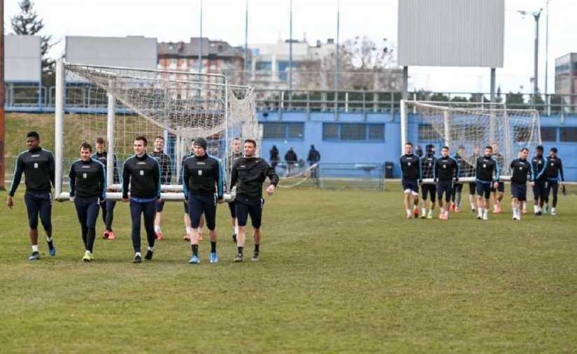 Nogometaši Varaždina na svom se stadionu pripremaju za Goricu i Istru 1961