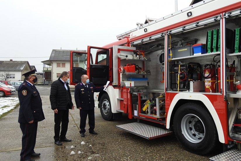 Vatrogasci dobili suvremeno navalno vozilo; načelnik Šamec &quot;Zaslužili su&quot;