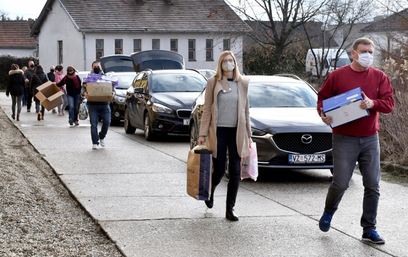 FOTO Varaždinci bez prestanka sakupljaju pomoć za Petrinju i Sisak