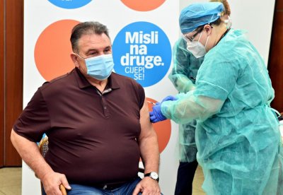 FOTO U varaždinskoj bolnici cijepljen župan Čačić i osmero županijskih vijećnika