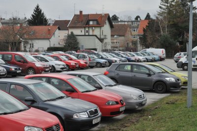 IPAK BEZ NAPLATE Neće se naplaćivati parking ispred zgrade FOI 2