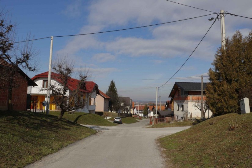 Ivanec: Postavljanje dopunske javne rasvjete u više naselja, radovi vrijedni 200.000 kuna