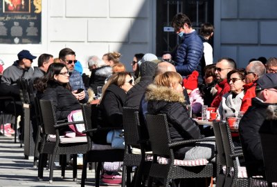 FOTO Nedjeljno sunce privuklo brojne na terase