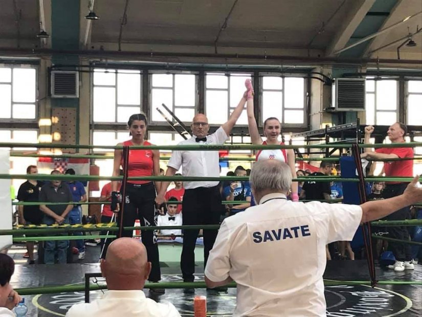 Tajana Koščak i Ines Leskovar su upisale pobjede u prvom kolu boksačke lige