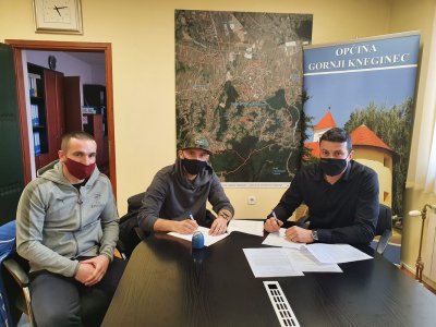 Ugovor su potpisali općinski načelnik Goran Kaniški i predsjednik Savate kluba Kneginec Tomislav Kreber