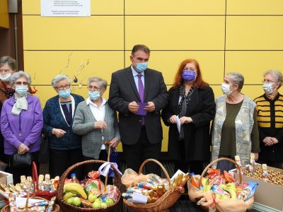 Župan Čačić korisnicima Doma za starije i nemoćne poželio Sretan Uskrs uz prigodne pakete