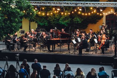 Učenici Glazbene škole u Varaždinu oduševili nastupom u dvorištu Palače Erdödy-Patačić