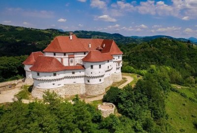 Projekt 100 dvoraca Sjeverne Hrvatske dobio web stranicu za koju su zaslužni studenti FOI-ja