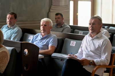 FOTO Održani treći radni sastanak župana Stričaka s načelnicima i gradonačelnicima