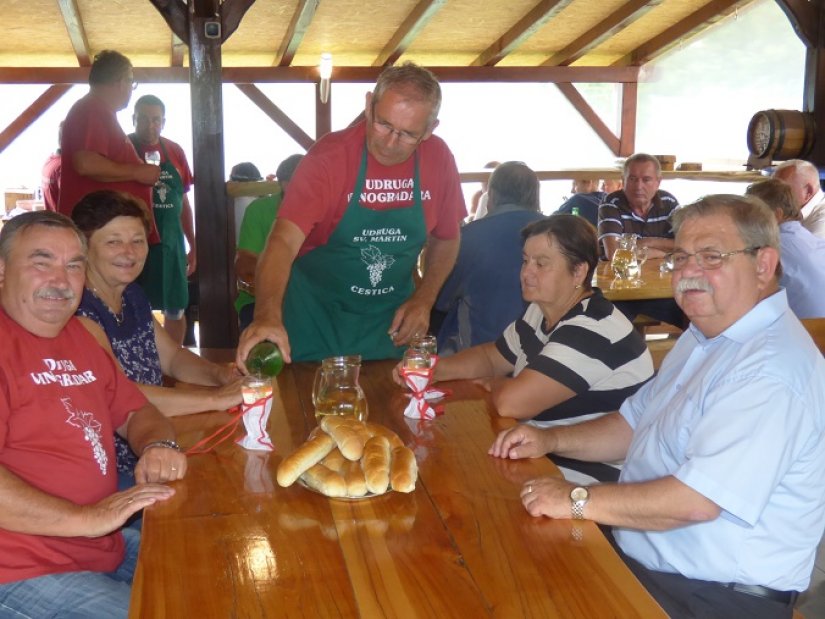 FOTO Klampotic u Malom Lovrečanu &quot;zaklopotao“, neka ovogodišnja berba bude zdrava i kvalitetna!