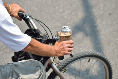 Pijan na biciklu s 2.64 promila alkohola u krvi u podnevnim satima se ozlijedio padom na kolnik