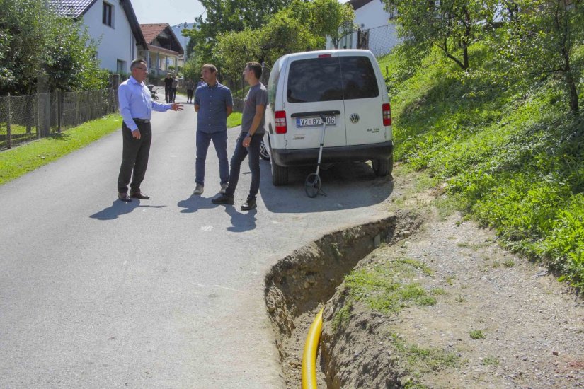 IVANEC Započeli radovi na uređenju oborinske odvodnje