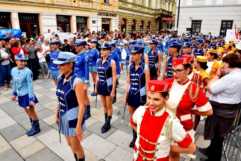 FOTO Atraktivne mažoretkinje na Špancirfestu