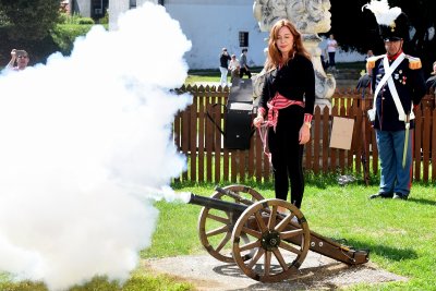 FOTO Zamjenica župana Silvija Zagorec zapucala iz topa, župan Stričak zajahao konja