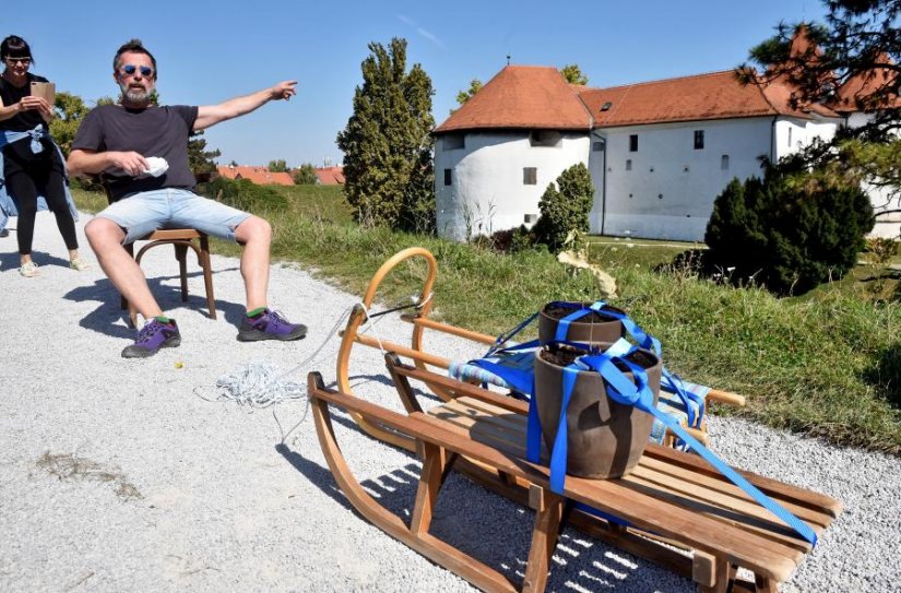 Završili jubilarni 20. Dani performansa: Povratak performera na trgove, tržnicu i u galerije