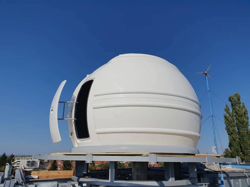 FOTO Montirana kupola za zvjezdarnicu na Elektrostrojarskoj &scaron;koli, otvorenje planirano - za studeni!