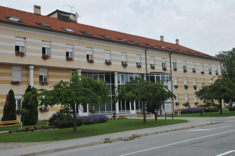 JESU LI NEPOKRETNI ZABORAVLJENI U DOMU? Kći iz Kanade ogorčena brigom o njenoj majci