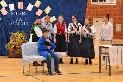 FOTO Priredbom Mlađi za starije u Ljubešćici obilježen Međunarodni dan starijih osoba