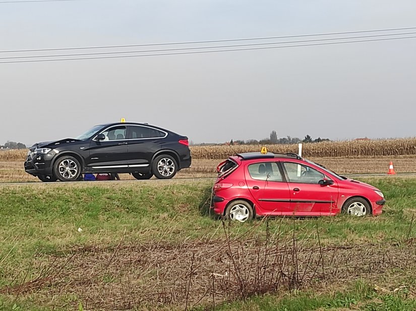 FOTO Prometna nesreća u Petrijancu na državnoj cesti D2 kod skretanja za Vinicu