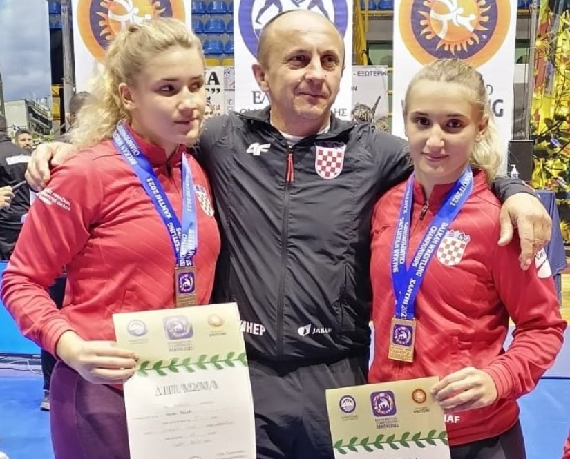 Članica HK Ludbreg Sandra Besek kadetska prvakinja Balkana,njena sestra Marta brončana