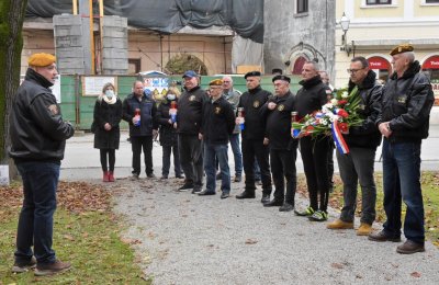 Veterani &quot;Puma&quot; položili ruže i svijeće, Ivica Nerer sutra kreće biciklom prema Vukovaru
