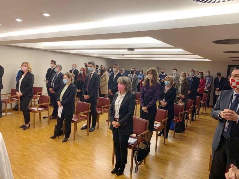 Dan sjećanja na žrtve Vukovara i Škabrnje obilježen misom u EU parlamentu