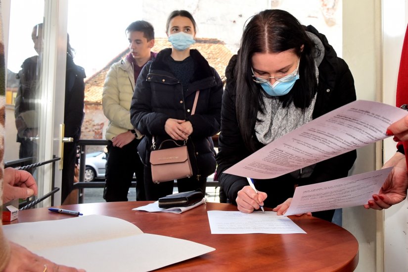 FOTO Stipendistima Grada Varaždina uručeni ugovori o stipendiranju