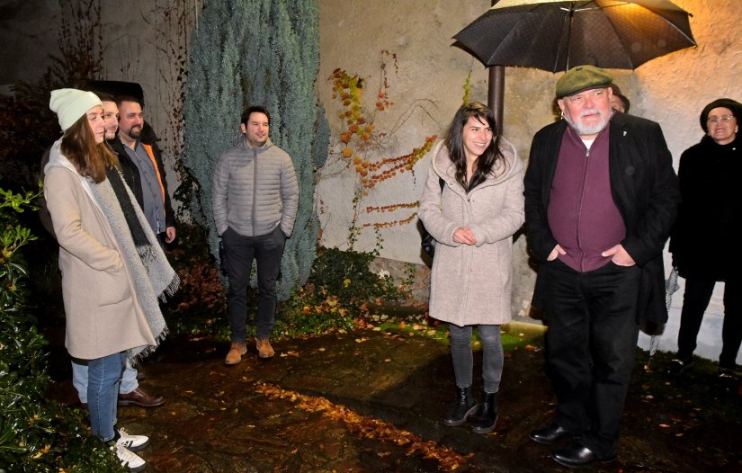 Nadrealne biomorfne skulpture Lorene Alma&scaron;i u Zlatom ajngelu