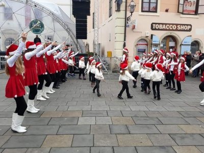 Sutra u 11 sati nastup Varaždinskih mažoretkinja ispred Muzeja anđela