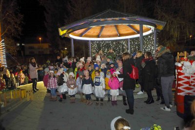 Advent u Ivancu: Od klizališta i penjačke stijene, do foto kutka za velike i male