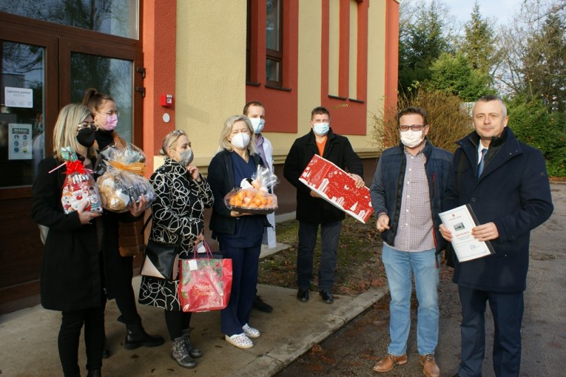 Na Svetog Nikolu pokloni Odjelu pedijatrije Opće bolnice Varaždin i udruzi „Uz tebe sam“