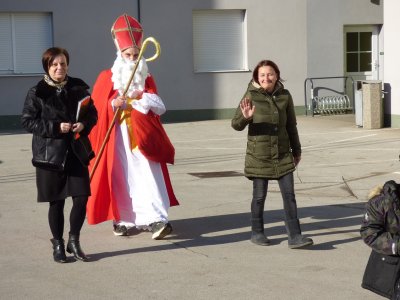 Sveti Nikola uručio poklone djeci iz dječjeg vrtića Zeko