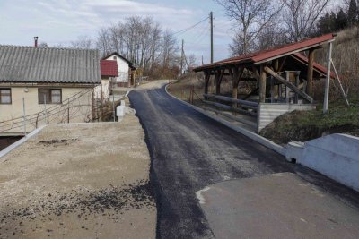 Završena sanacija klizišta na Skradnjaku u Mjesnom odboru Lančić-Knapić