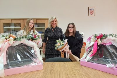 TRNOVEC BARTOLOVEČKI Uručene nagrade najboljim učenicama osnovnih škola