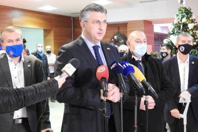 FOTO Plenković, Medved i Stričak na obilježavanju 20. godišnjice udruge HRVI u Trakošćanu