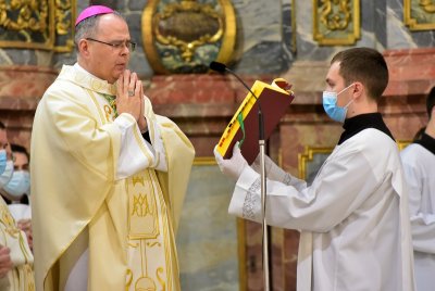 FOTO Biskup Radoš predvodio je misu polnoćku u varaždinskoj katedrali