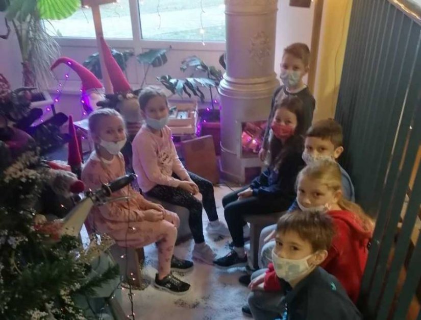 Kreativni domari O&Scaron; Novi Marof: sa &scaron;kolskog tavana izvukli stare peći, motocikle i gramofone i osmislili Retro kutak