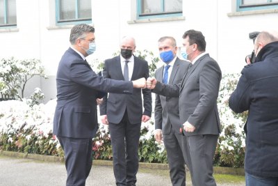 FOTO Premijer Plenković s ministricom Vučković posjetio Vindiju