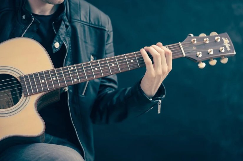 Provalio u podrum obiteljske kuće u Varaždinu i ukrao akustičnu gitaru