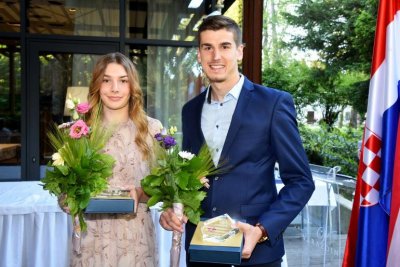 Prošlogodišnji laureati Klara Koščak i Enes Garibović