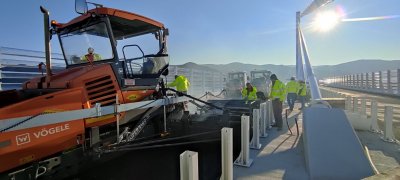 FOTO Colas Hrvatska dovršava radove na asfaltiranju prometnice na Pelješkom mostu