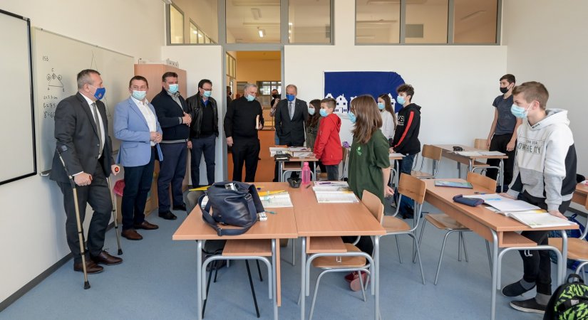 FOTO Osnovna škola u Velikom Bukovcu dobila novo ruho, u njenu obnovu uloženo više od 14 milijuna kuna