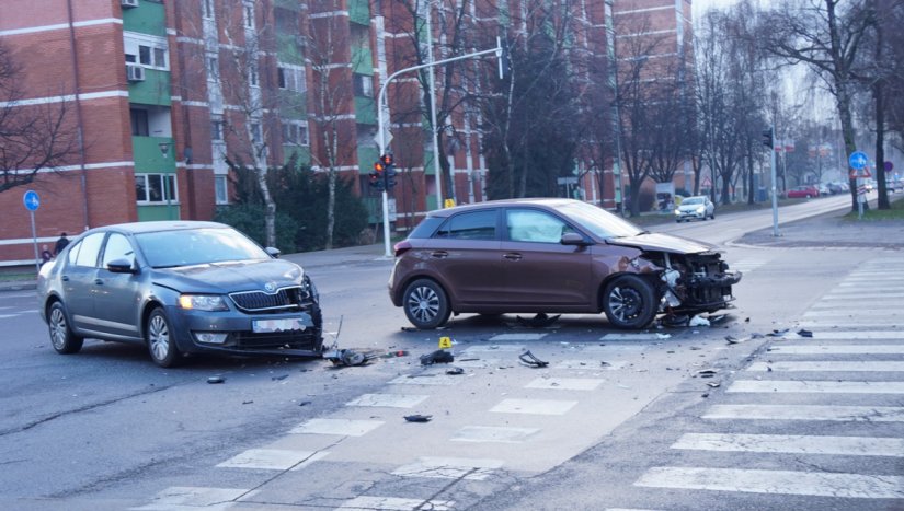 FOTO Prometna nesreća na raskrižju Zagrebačke i Supilove ulice