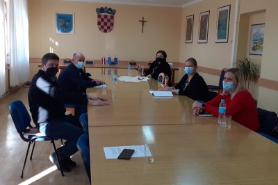 Sastanak u Vinici: Kako na lokalnoj razini pomoći braniteljima?