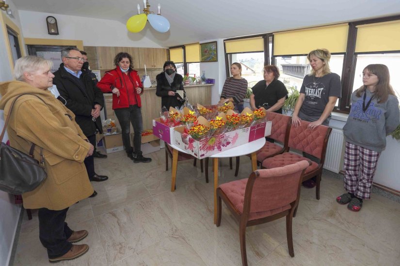 DAN ŽENA - U SUZAMA Ivanečki gradonačelnik obišao izbjegle žene i djecu iz Ukrajine