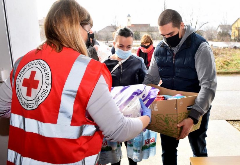 POMOĆ Društvo Crvenog križa prikuplja higijenske i prehrambene artikle za izbjeglice iz Ukrajine